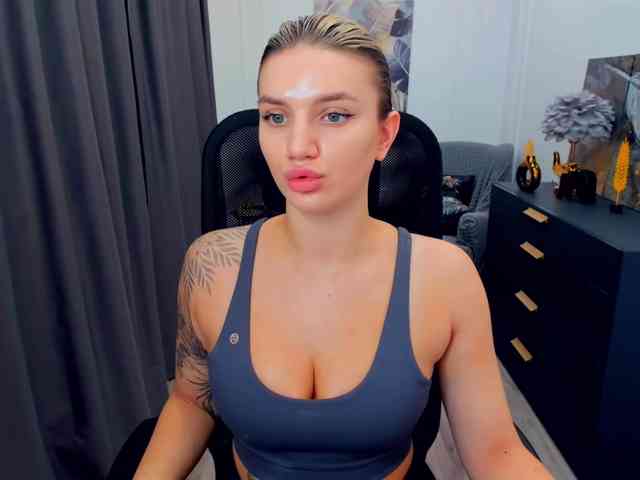 SelenaMoonlight webcam