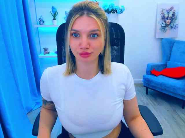 SelenaMoonlight webcam