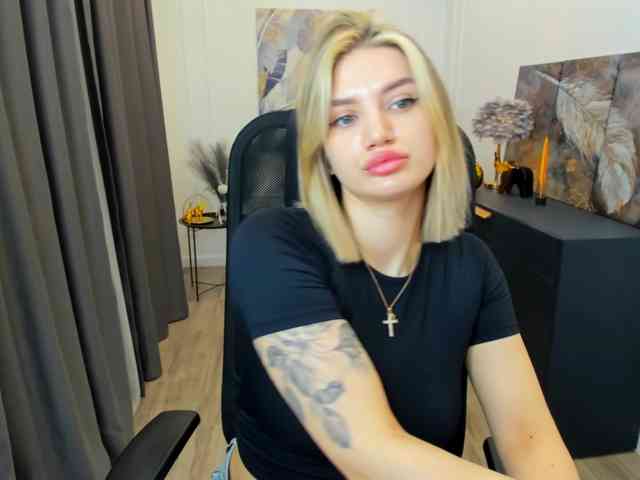 SelenaMoonlight webcam