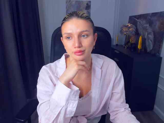 SelenaMoonlight webcam