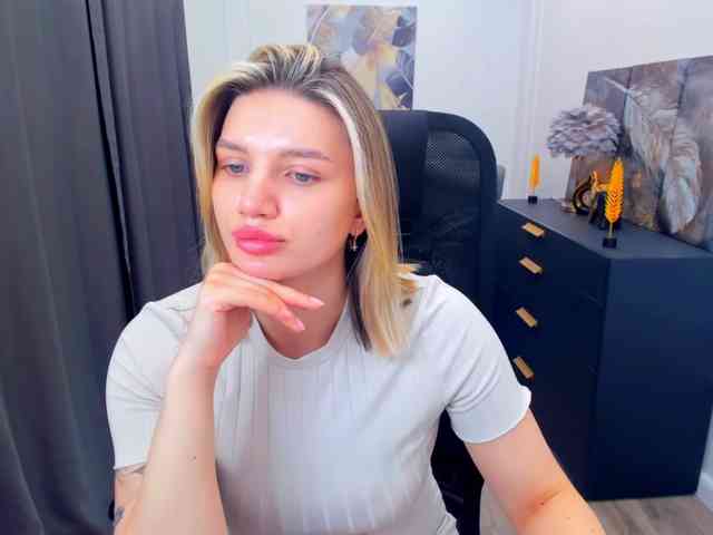 SelenaMoonlight webcam
