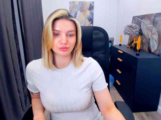 SelenaMoonlight webcam