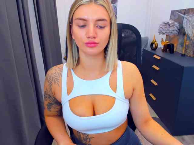 SelenaMoonlight webcam