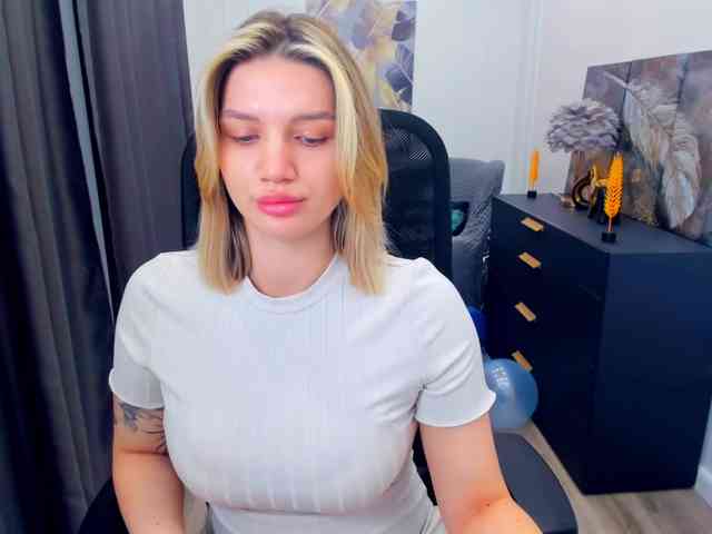 SelenaMoonlight webcam