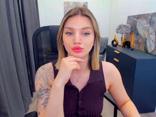 SelenaMoonlight webcam