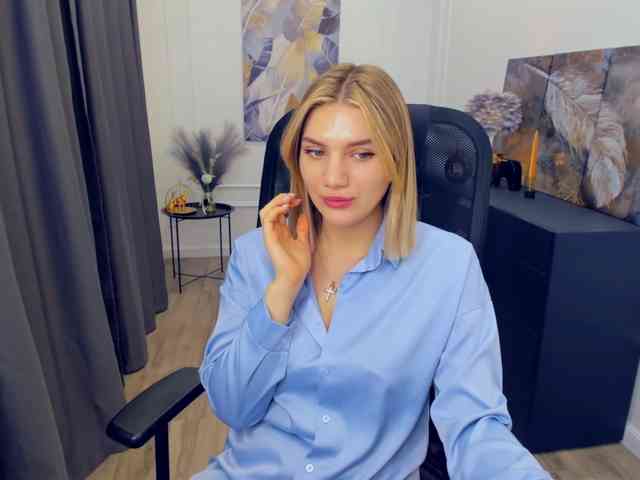 SelenaMoonlight webcam