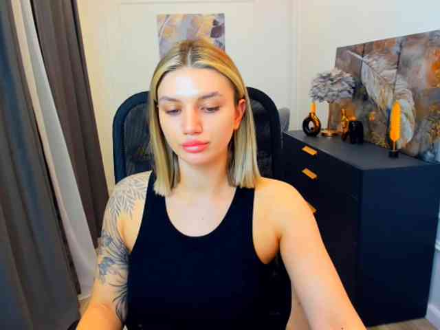 SelenaMoonlight webcam