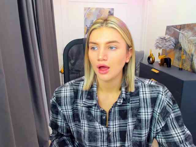 SelenaMoonlight webcam