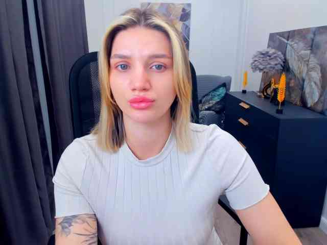 SelenaMoonlight webcam