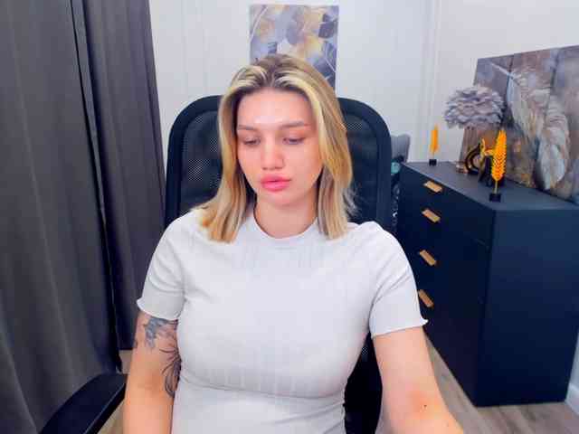 SelenaMoonlight webcam