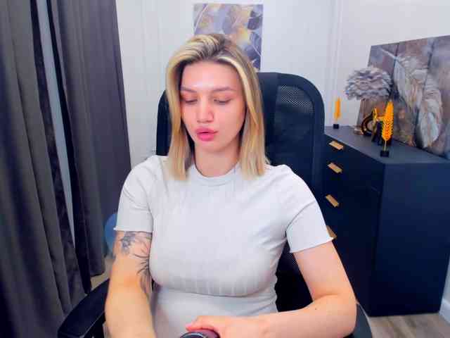 SelenaMoonlight webcam