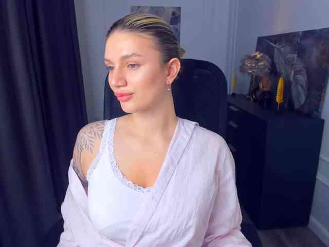 SelenaMoonlight webcam