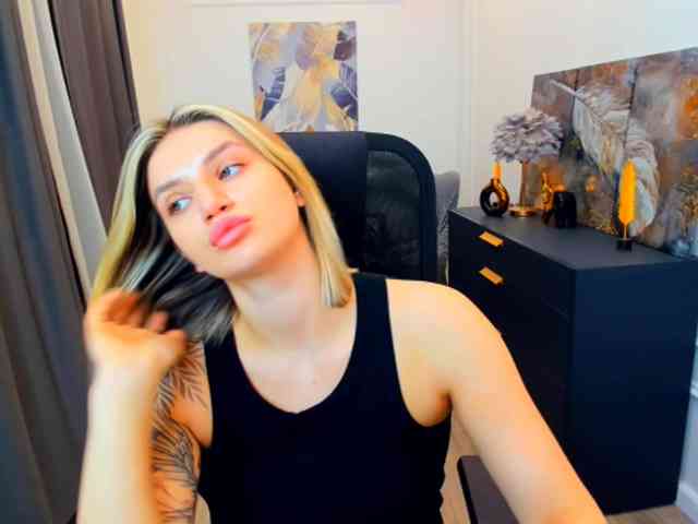 SelenaMoonlight webcam