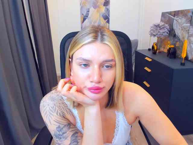 SelenaMoonlight webcam