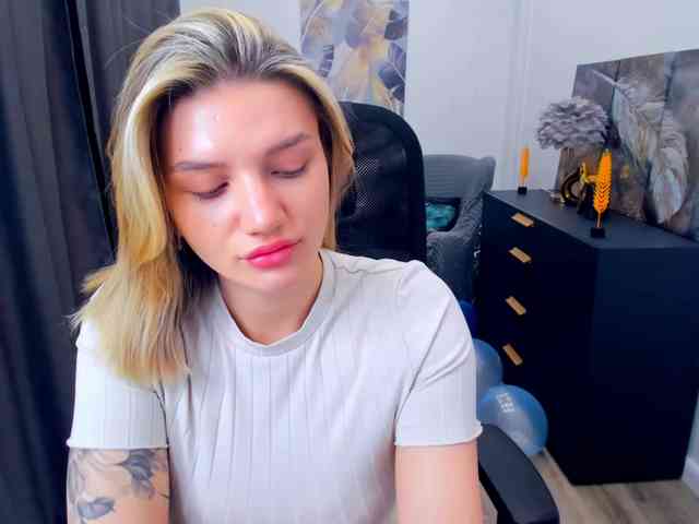SelenaMoonlight webcam