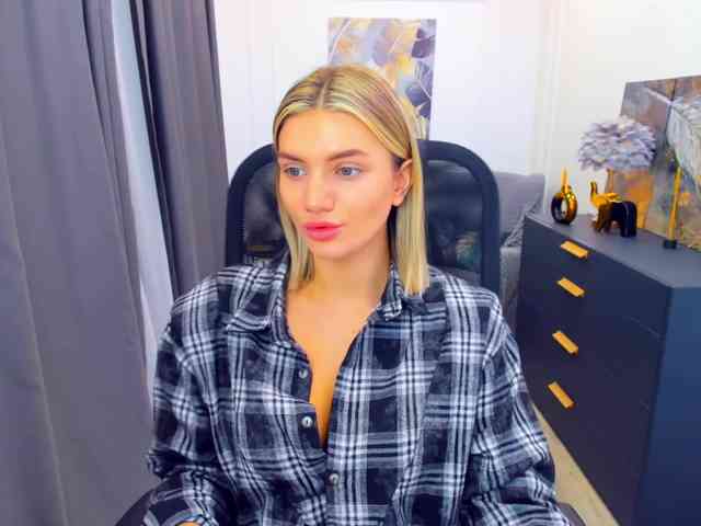 SelenaMoonlight webcam