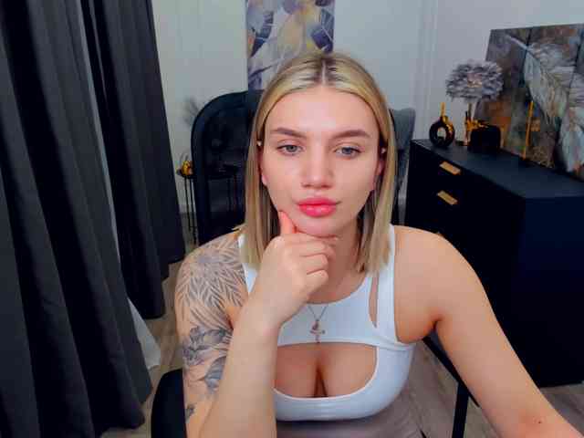 SelenaMoonlight webcam