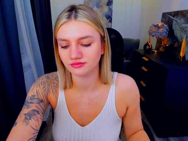 SelenaMoonlight webcam