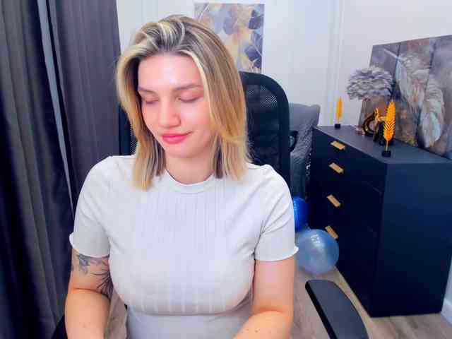 SelenaMoonlight webcam