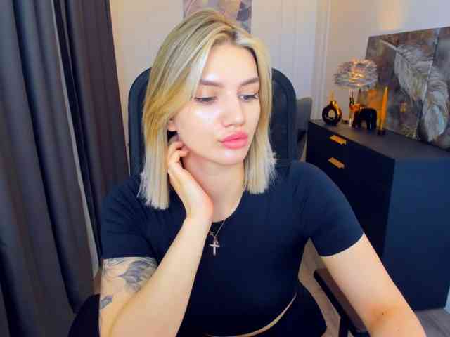 SelenaMoonlight webcam