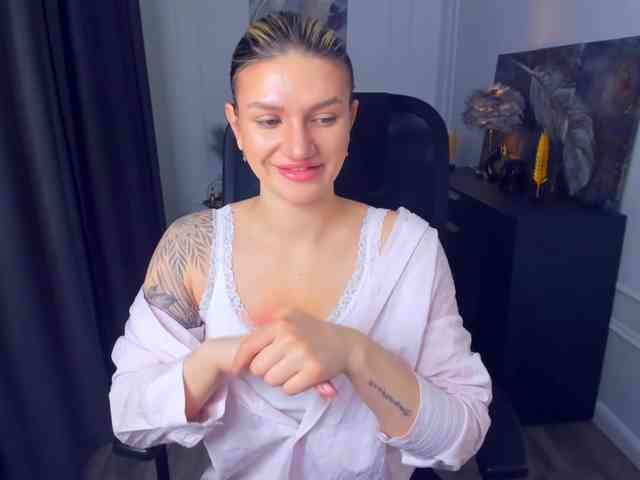 SelenaMoonlight webcam