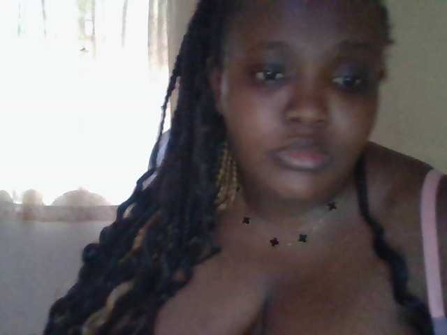 Amiramunch live cam on BongaCams