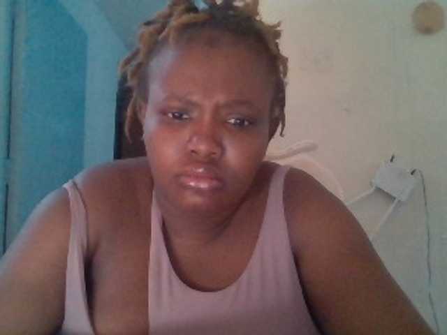 Amiramunch live cam on BongaCams
