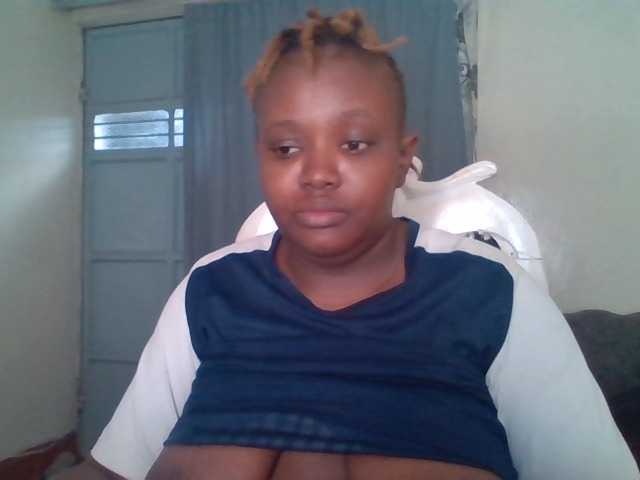 Amiramunch live cam on BongaCams