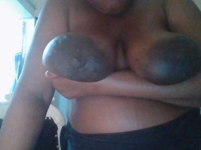 Amiramunch live cam on BongaCams