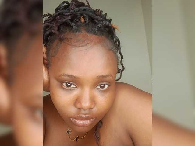 Amiramunch live cam on BongaCams