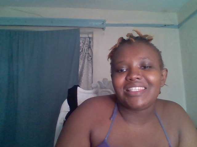 Amiramunch live cam on BongaCams