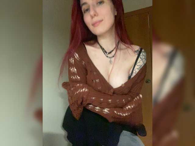 le modèle SelinaXylia est en webcam porno dans un show sur le site bongacams, il possède les tags suivants: White/Caucasian,Redhead,Shaved