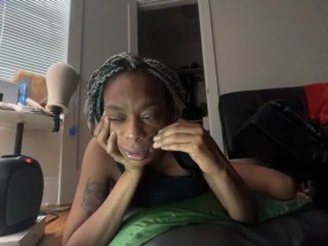 DelightfulDark live cam preview