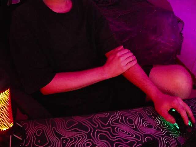 -REDBADNESS- live webcam show
