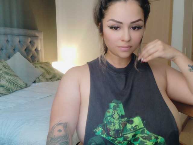 Inocentekitty live cam on BongaCams