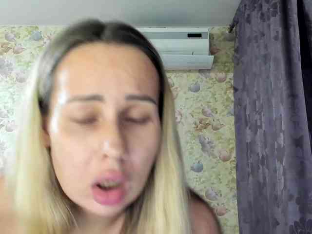 LuckyKatie webcam