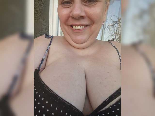 Juliet-A live cam on BongaCams