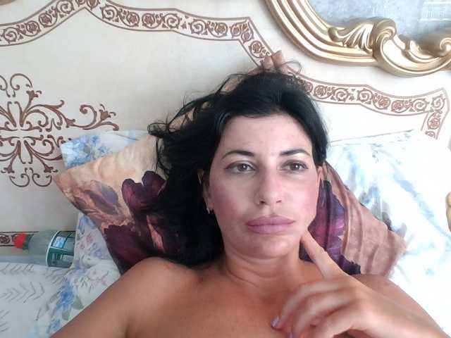 Rosalinda37 live webcam show