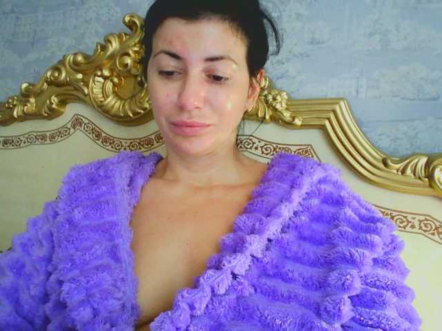 Rosalinda37 live cam on BongaCams