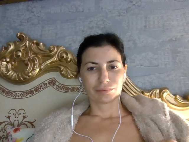 Rosalinda37 live cam on BongaCams