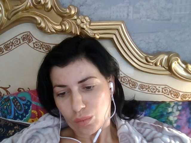 Rosalinda37 live cam on BongaCams