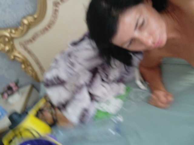 Rosalinda37 live cam on BongaCams