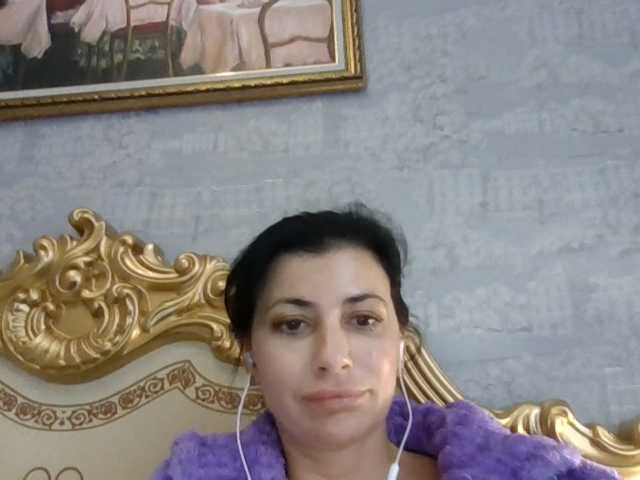 Rosalinda37 live cam on BongaCams