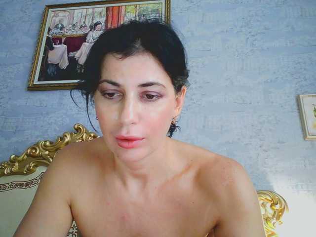 Rosalinda37 live cam on BongaCams