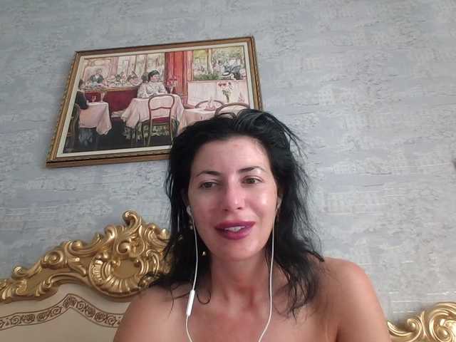 Rosalinda37 live cam on BongaCams