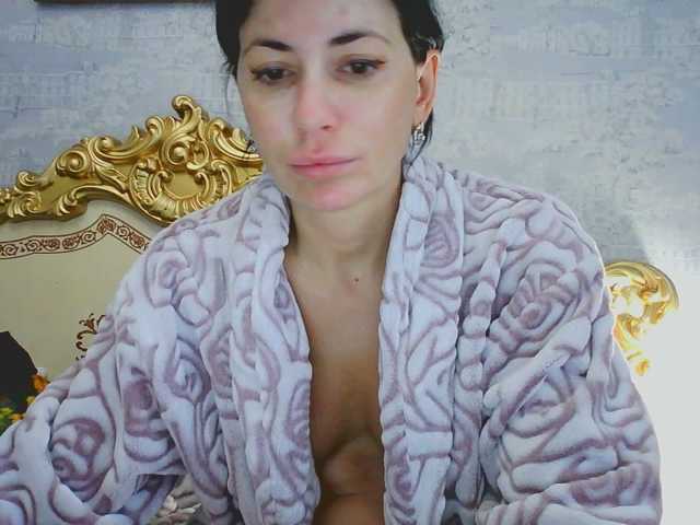 Rosalinda37 live cam preview