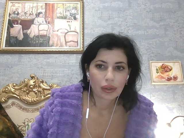 Rosalinda37 live cam on BongaCams