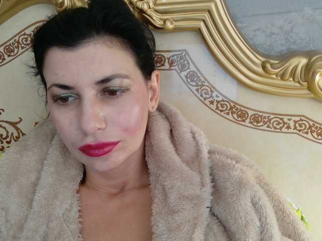 Rosalinda37's BongaCams show and profile