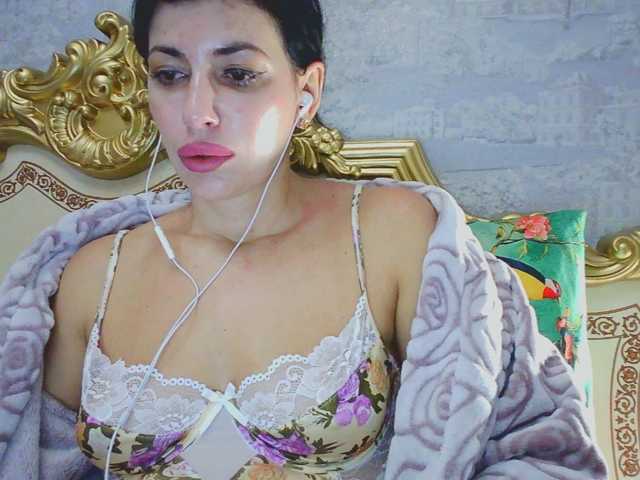 Rosalinda37 live cam preview