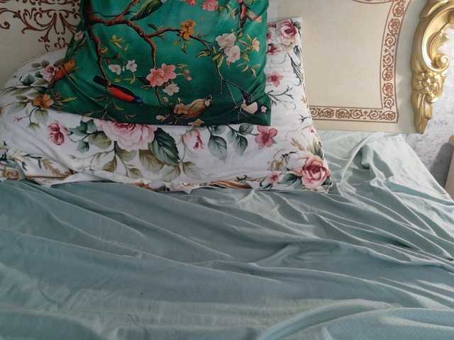 Rosalinda37 live cam on BongaCams
